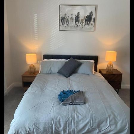 Beautiful Room In Apartment Near Town Centre رُغْبي المظهر الخارجي الصورة
