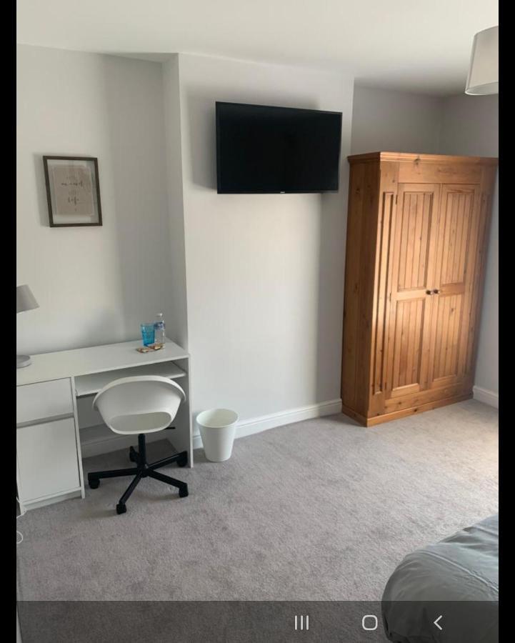 Beautiful Room In Apartment Near Town Centre رُغْبي المظهر الخارجي الصورة