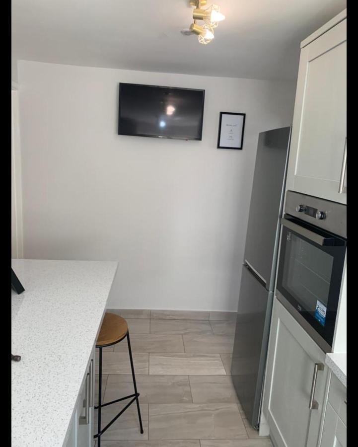 Beautiful Room In Apartment Near Town Centre رُغْبي المظهر الخارجي الصورة
