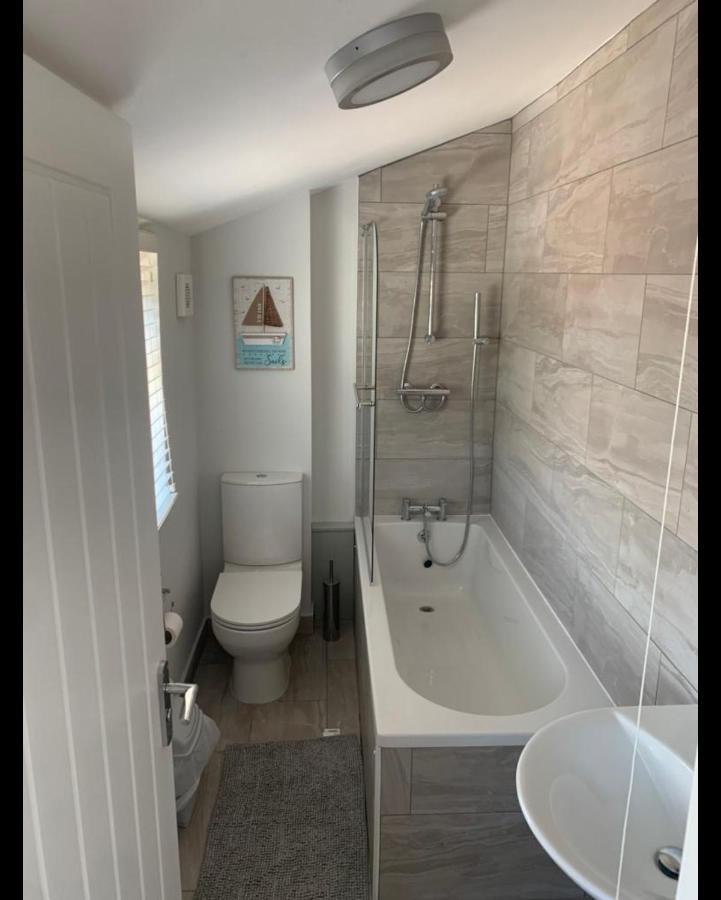 Beautiful Room In Apartment Near Town Centre رُغْبي المظهر الخارجي الصورة